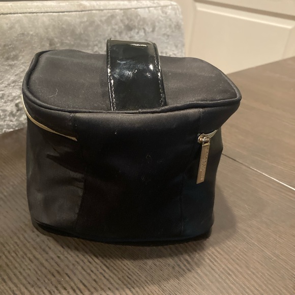 Giorgio Armani parfums cosmetic case - Picture 9 of 10